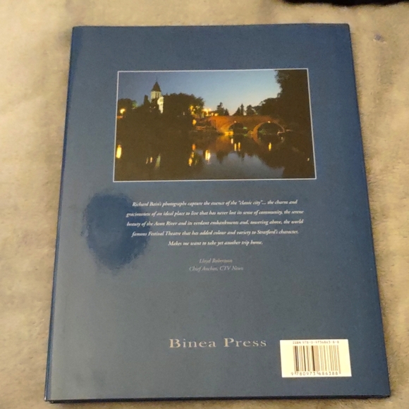Stratford: Dramatically Different 2007 Version Large Hardcover - Picture 2 of 7